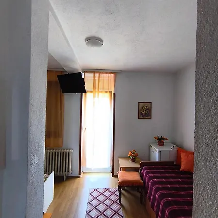 Apartment Flora