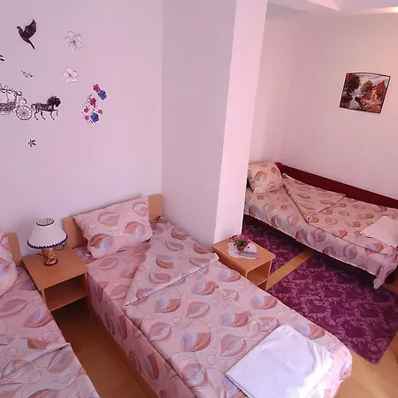 Flora Apartmán *